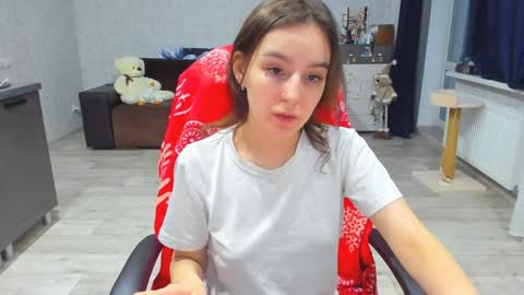 Snapshot of _arina_cox__ chatting on 12.16.24 Arina online show from 12.16.24