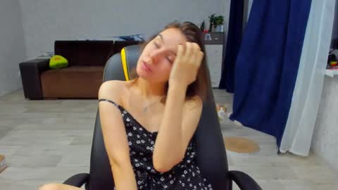 Snapshot of _arina_cox__ chatting on 02.03.25 Arina online show from 02.03.25