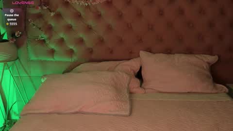   online show from 10.06.25