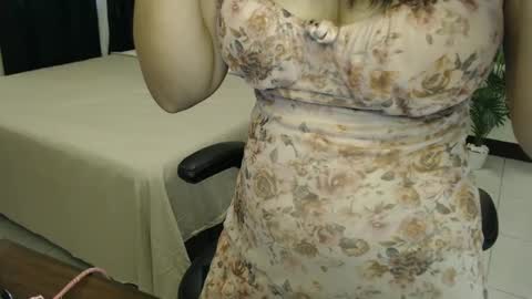 Snapshot of _ashley27 chatting on 02.07.25 Angie online show from 02.07.25