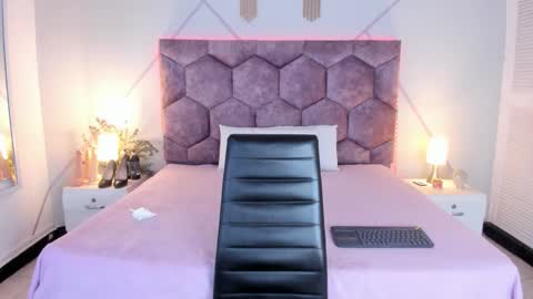 Snapshot of _aurora_collins_ chatting on 02.19.26 _aurora_collins_ online show from 02.19.26