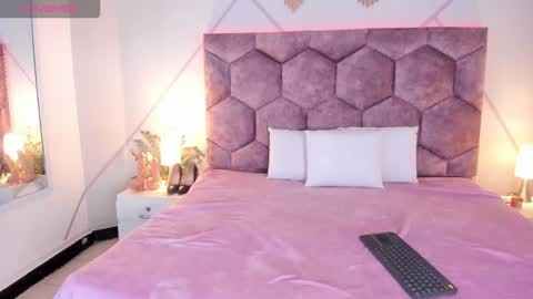 Snapshot of _aurora_collins_ chatting on 02.27.26 _aurora_collins_ online show from 02.27.26