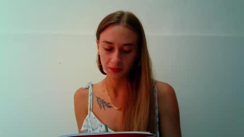 Snapshot of _aurora_sweet chatting on 09.14.25 _aurora_sweet online show from 09.14.25
