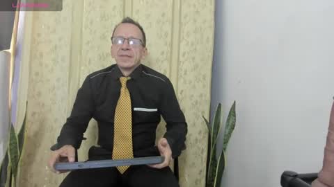 Axel online show from 07.10.26