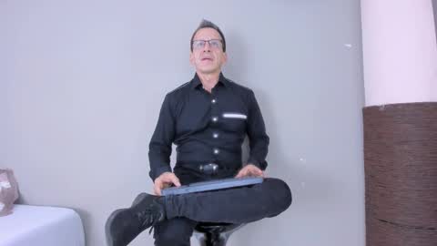 _axelking_ online show from 11.10.25