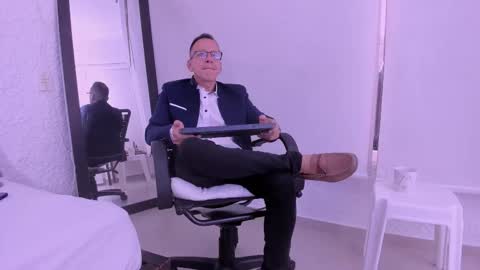 _axelking_ online show from 02.25.26