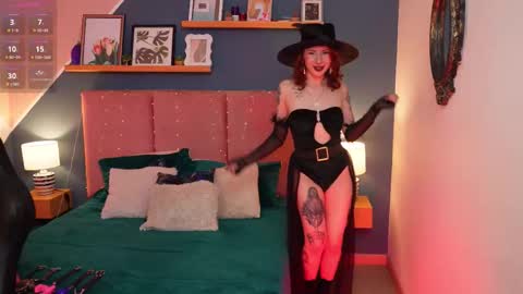 Snapshot of _beck_art_ chatting on 10.28.25 Sofia online show from 10.28.25