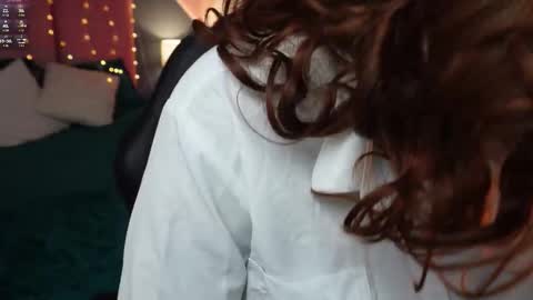 Snapshot of _beck_art_ chatting on 11.11.25 Sofia online show from 11.11.25