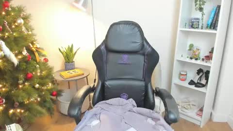 Bella Evans online show from 12.18.25