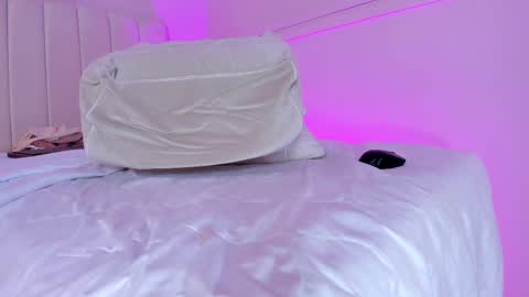 Hi guys i am Bianca  online show from 03.09.25