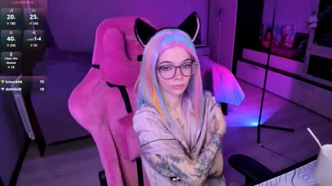 Olivia Subscribe to my Fansly -   online show from 10.18.25