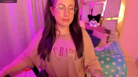 Angie  Independent model online show from 02.20.26