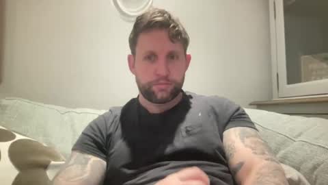 Snapshot of _british_hung_ chatting on 02.06.25  UK BigThick Cock  online show from 02.06.25