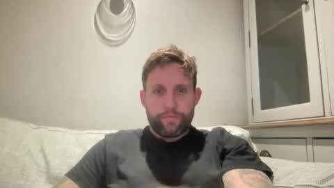 Snapshot of _british_hung_ chatting on 10.21.25  UK BigThick Cock  online show from 10.21.25