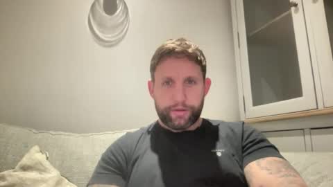 Snapshot of _british_hung_ chatting on 10.23.25  UK BigThick Cock  online show from 10.23.25