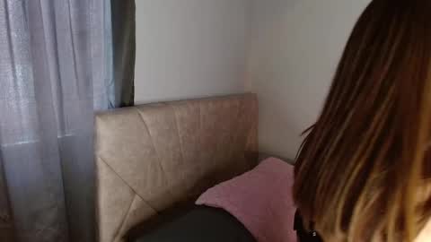 Snapshot of _camilaaa__ chatting on 03.05.25   online show from 03.05.25