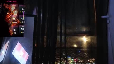 Snapshot of _candela_v chatting on 11.28.25 _candela_v online show from 11.28.25