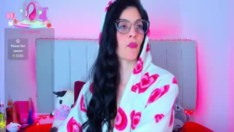 Snapshot of _caro_lyne_ chatting on 06.16.26 Carolina online show from 06.16.26