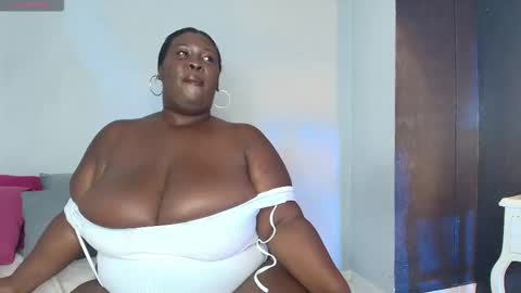 Caro. online show from 10.15.25