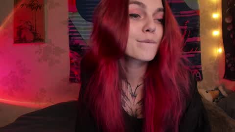 Caroline online show from 01.05.25
