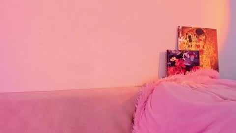 Christina Chris online show from 02.18.25