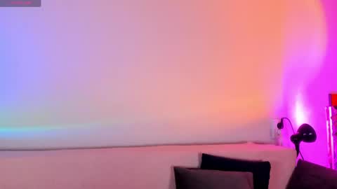 Christina Chris online show from 04.16.26