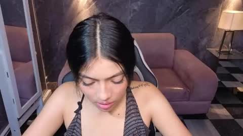 _charlottee_b online show from 06.04.26