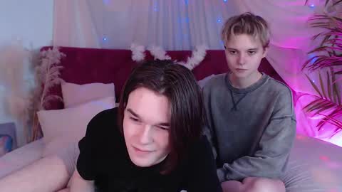 Snapshot of _cheesecake_s chatting on 09.30.25 _cheesecake_s online show from 09.30.25