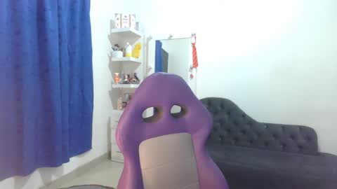Snapshot of _cute_katy_ chatting on 01.17.25 Katherine Shedule 10pm -4 am Colombia hour online show from 01.17.25