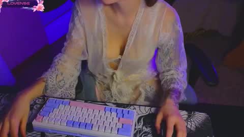 Snapshot of _d_love_ chatting on 11.02.25 Dana online show from 11.02.25