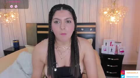 Snapshot of _dahiana_1 chatting on 01.28.25 Dahiana Lincoln online show from 01.28.25