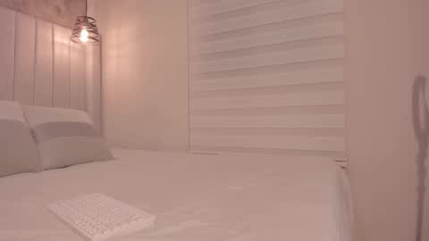 Snapshot of _dakota_a chatting on 09.27.25 Dakota online show from 09.27.25