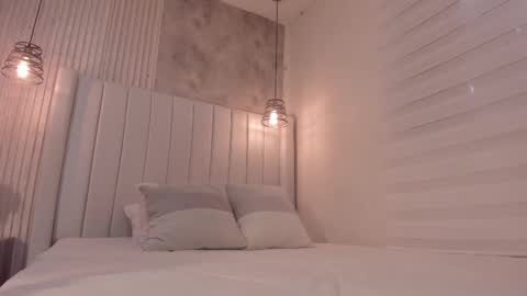 Snapshot of _dakota_a chatting on 09.30.25 Dakota online show from 09.30.25