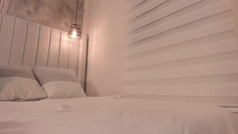 Snapshot of _dakota_a chatting on 10.08.25 Dakota online show from 10.08.25