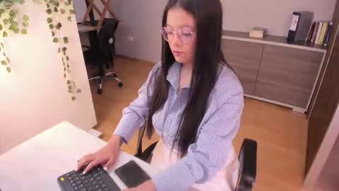 _danielamartinez online show from 10.21.25