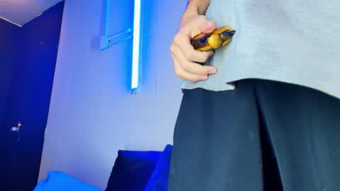 Snapshot of _dantfox_ chatting on 10.15.25 Dante online show from 10.15.25