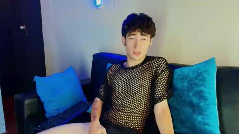 Snapshot of _dantfox_ chatting on 10.20.25 Dante online show from 10.20.25