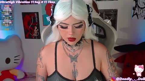 Snapshot of _deadly_doll chatting on 12.13.24 online show from 12.13.24