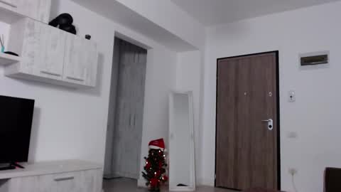 Dylan online show from 12.21.24