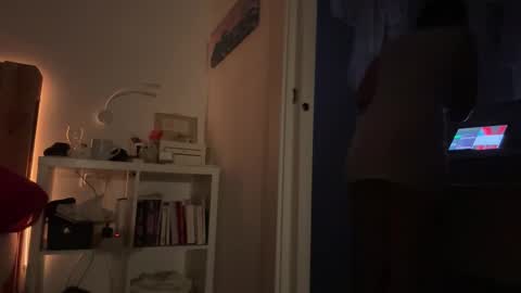 Snapshot of _elena_barra chatting on 10.05.25 elena barra online show from 10.05.25