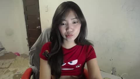 Snapshot of _ellevivien chatting on 03.23.26 Elle online show from 03.23.26