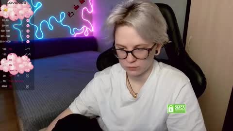 chloue and Gretta online show from 11.09.25