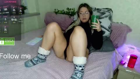 chloue and Gretta online show from 11.14.25