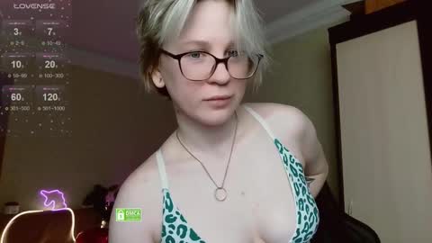 chloue and Gretta online show from 03.28.26