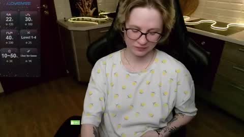 Snapshot of _elven_dreams__ chatting on 05.21.26 chloue and Gretta online show from 05.21.26