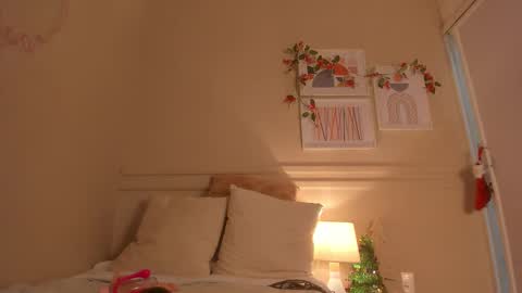 Hi Im Emily online show from 12.19.25