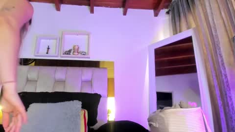 Isabella online show from 02.22.25