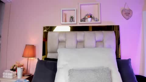 Isabella online show from 04.17.26