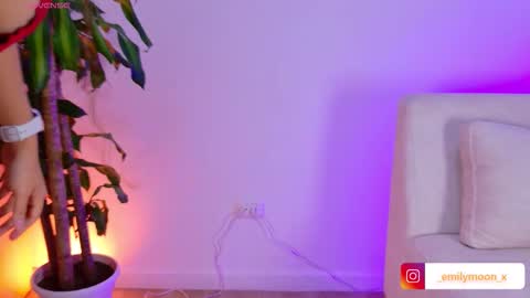 Snapshot of _emilymoon_x chatting on 03.16.26 Emi online show from 03.16.26