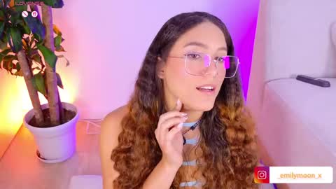 Snapshot of _emilymoon_x chatting on 04.06.26 Emi online show from 04.06.26